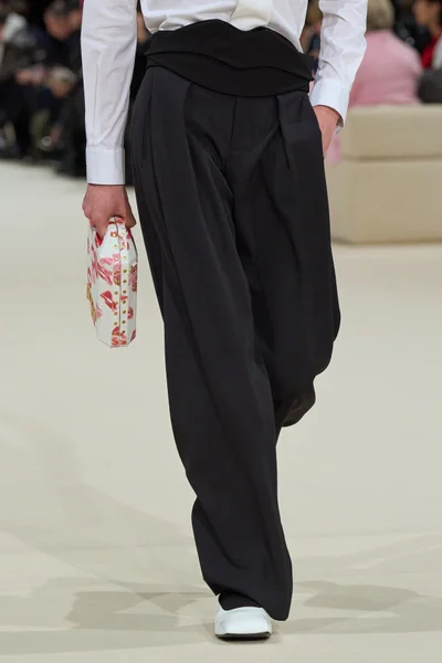 Look 11